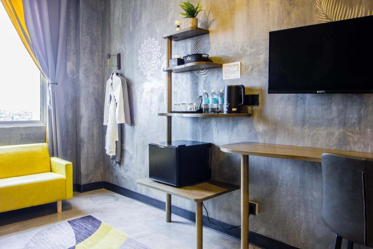 Sri Indar Hotel & Suites Parit Buntar Ngoại thất bức ảnh