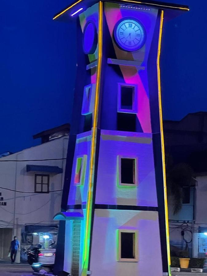 Sri Indar Hotel & Suites Parit Buntar Ngoại thất bức ảnh