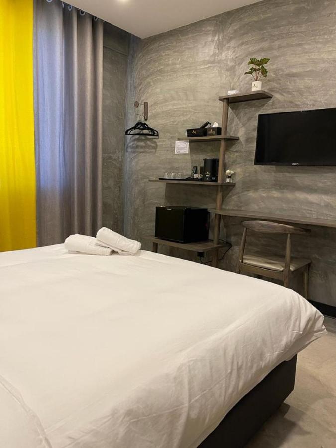 Sri Indar Hotel & Suites Parit Buntar Ngoại thất bức ảnh