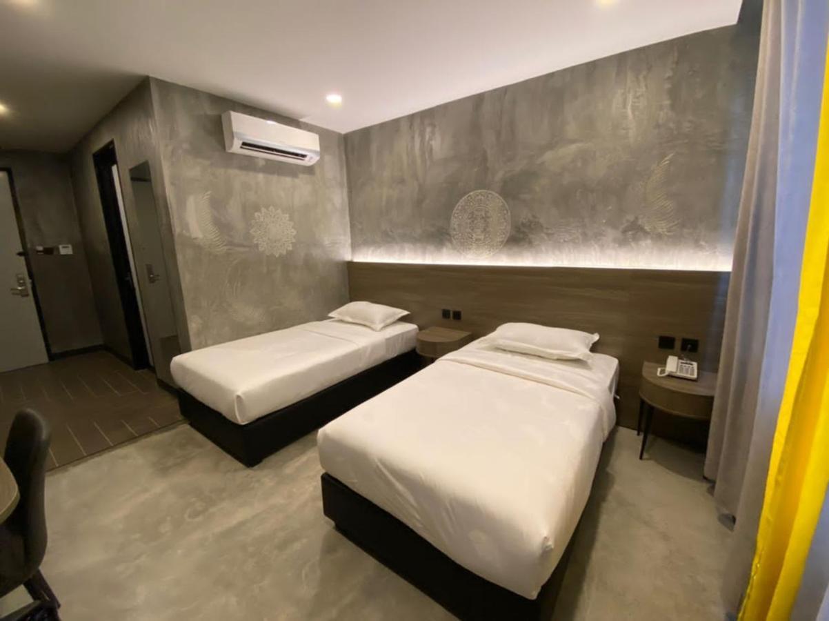 Sri Indar Hotel & Suites Parit Buntar Ngoại thất bức ảnh