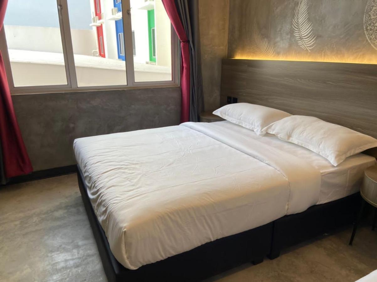 Sri Indar Hotel & Suites Parit Buntar Ngoại thất bức ảnh