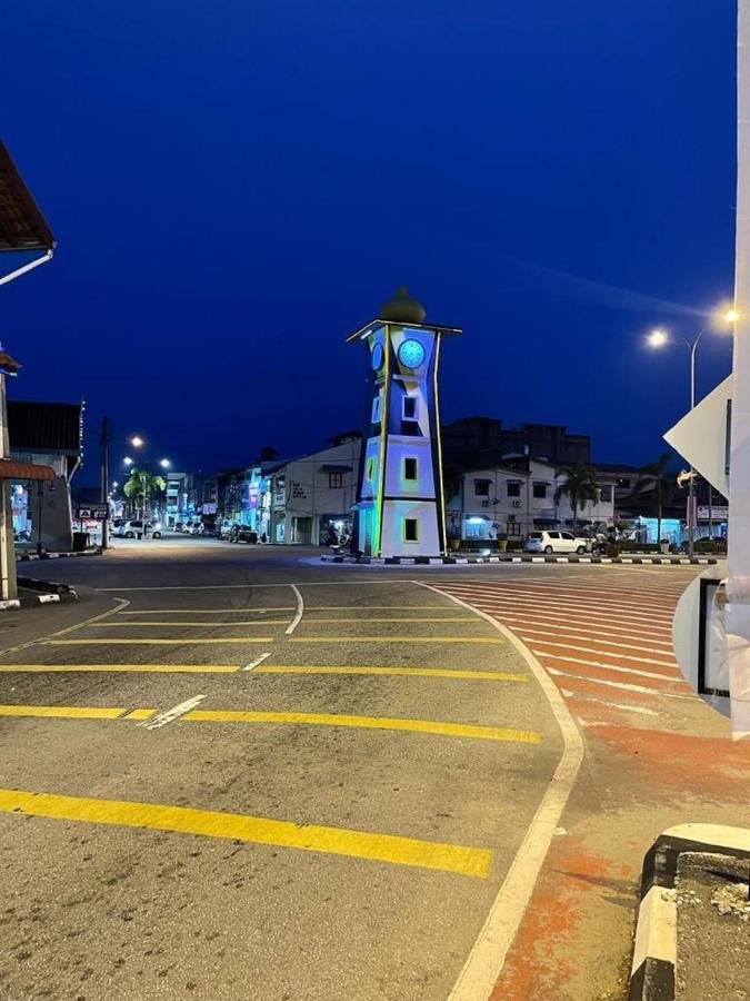 Sri Indar Hotel & Suites Parit Buntar Ngoại thất bức ảnh