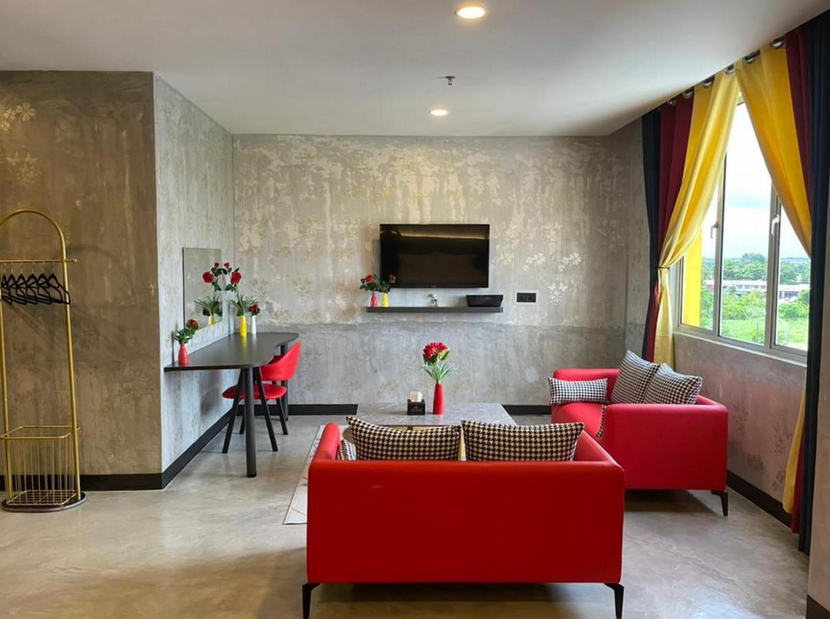 Sri Indar Hotel & Suites Parit Buntar Ngoại thất bức ảnh